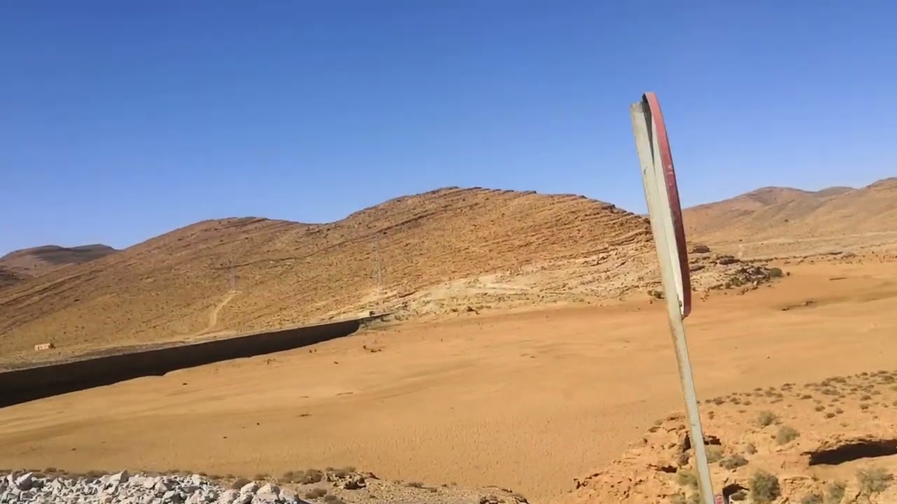 اللهم أغثنا سد افران الاطلس الصغير منظر تذمي له القلوب اللهم صيبا نافعا 😥😥😥