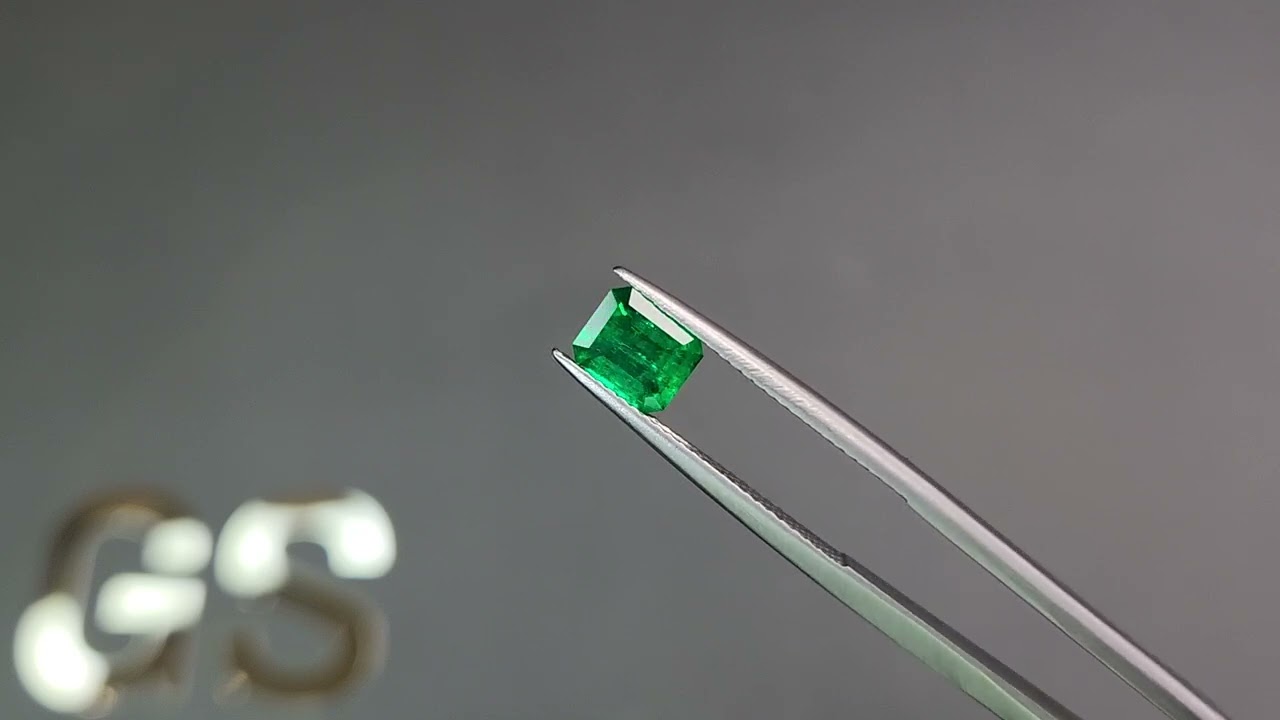 Intense emerald from Colombia 0.93 ct, Vivid Green price $4,500