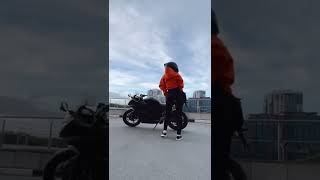 Motorcu Kızlar 3 Izlar