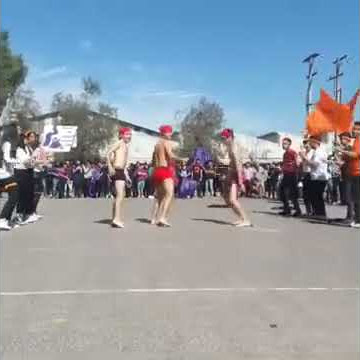 Alumnos bailan como Ricardo Milos | Original