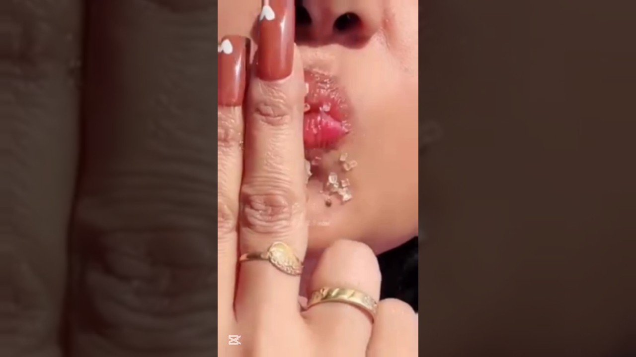 Easy DIYLip Scrub atHome | Sugar, Honey & Coconut Oil for Soft Lips 💋 