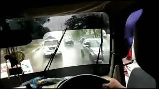 Story WA supir truk saat hujan