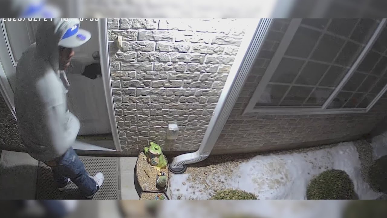 Police seek suspects in home invasion and robbery in Rochelle - YouTube