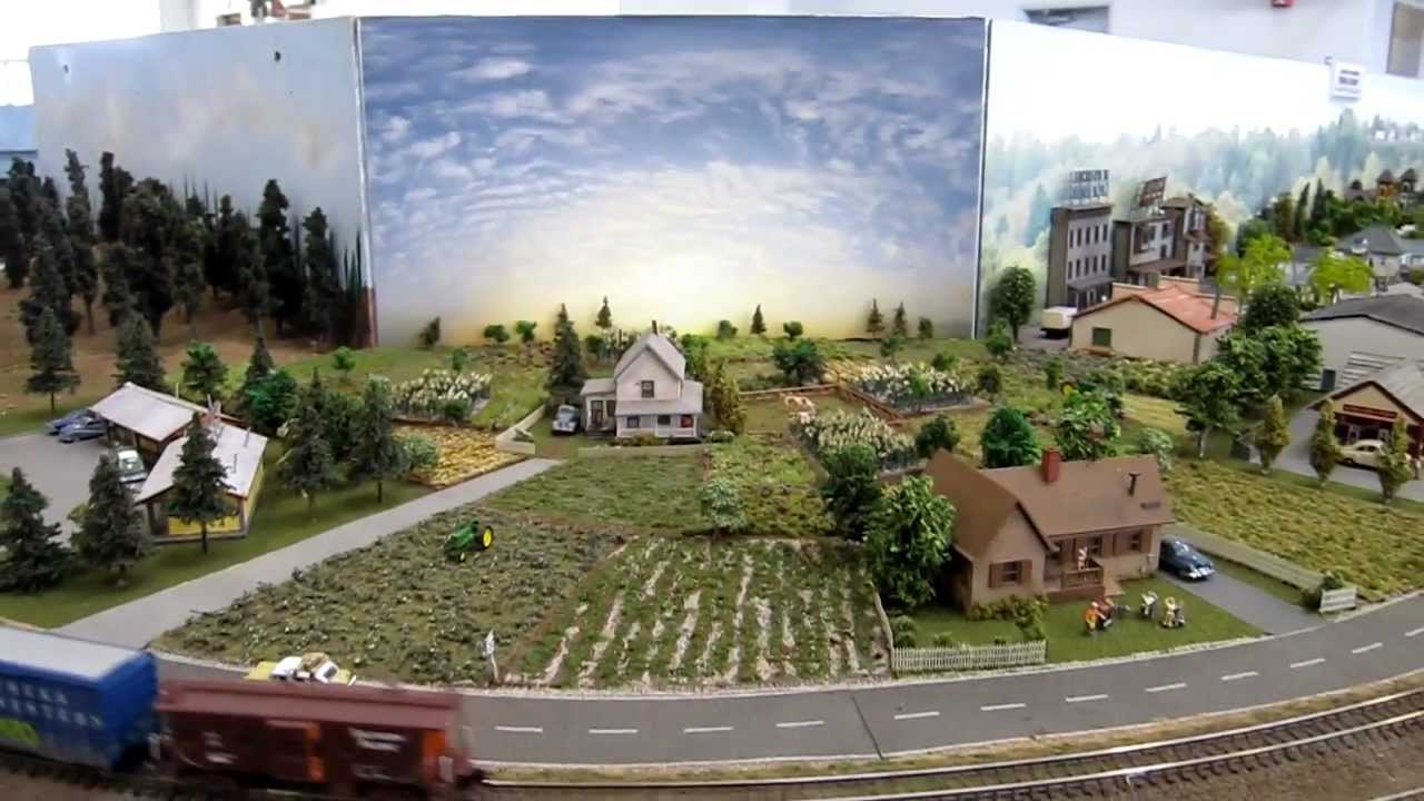 Peninsula N-Trak Sunset Corner Train Module- by Julia Jackson