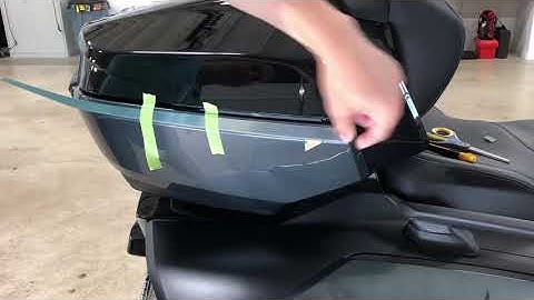 BRP Can-am Spyder Tour Top Case Chrome Side Bar Accent