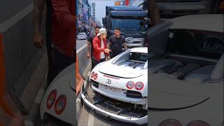 Ketika Bugatti Putih DiSenggol Sampai Bonyok, Musti #traffic #respect #Car #Bugatti #tabrakanmobil