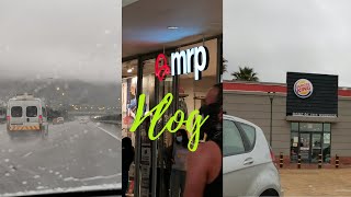 VLOG | SPEND THE DAY WITH ME| MINI MR PRICE SHOP | BRABBING A Burger | SOUTH AFRICAN YOUTUBER