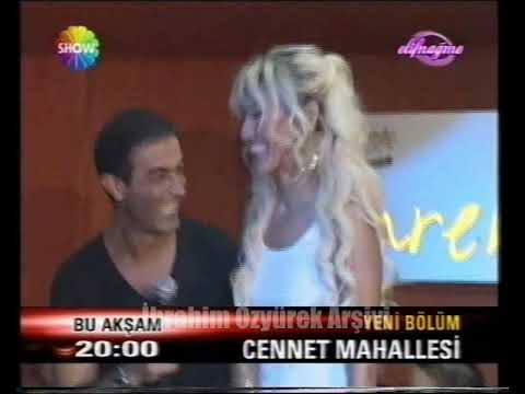 Demet Akalın'ı dinleyen Ebru Gündeş, İbrahim Kutluay'la Demet Şener'in düğününe gidince... (2005)