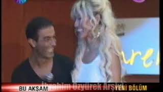 Demet Akalın'ı dinleyen Ebru Gündeş, İbrahim Kutluay'la Demet Şener'in düğününe gidince... (2005) Resimi