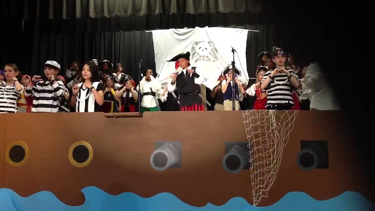 Pirates 7 (Singing a Pirate Song) - YouTube