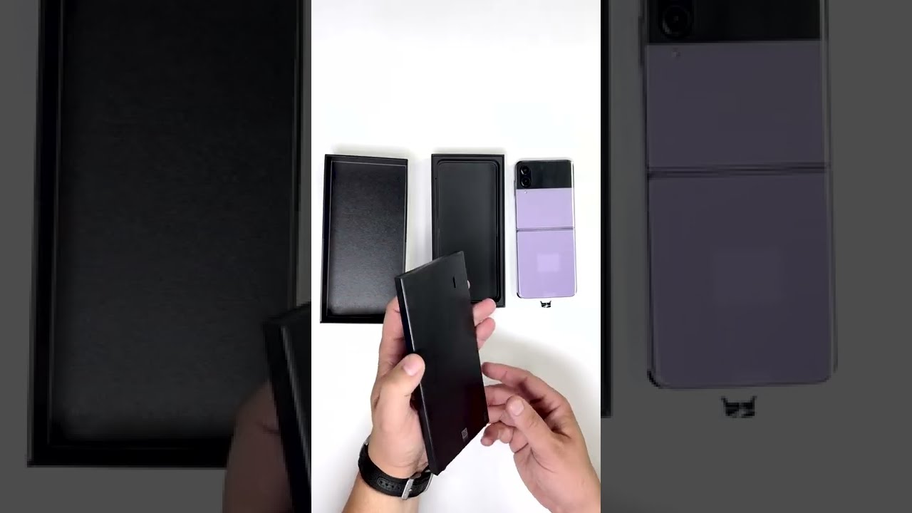 Unboxing the Galaxy Z Flip 4 #shorts