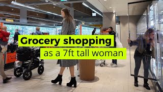 Reactions to a 7ft (213cm) woman doing grocery shopping