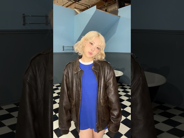 sorry @AlexWarren, i.. had to give them this part before it’s out on friday ♡ #Alex_ROSÉ_OnMyMind