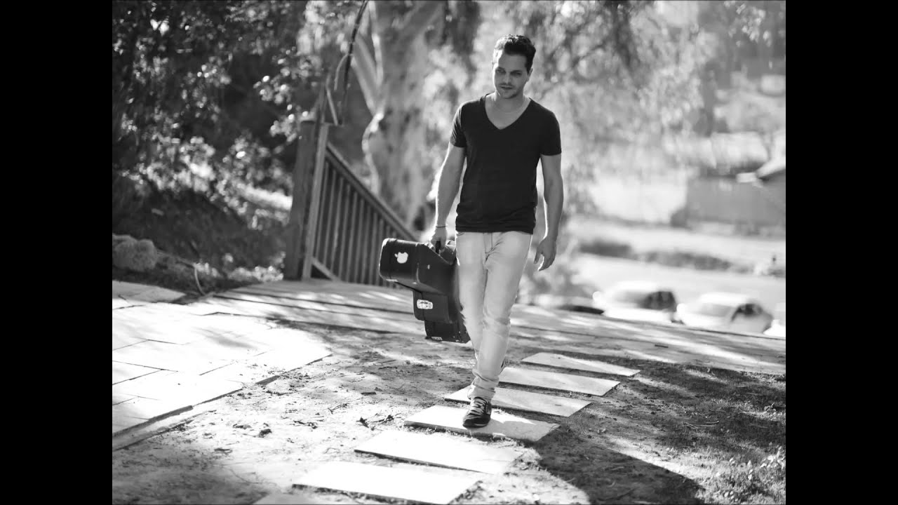 מיקי גבע ומונה לופה קלבר Miki Geva & Mona Lupa CLEVER adlı videoyu YouTube'da izle מיקי גבע ומונה לופה קלבר Miki Geva & Mona Lupa CLEVER adlı videoyu YouTube'da izle