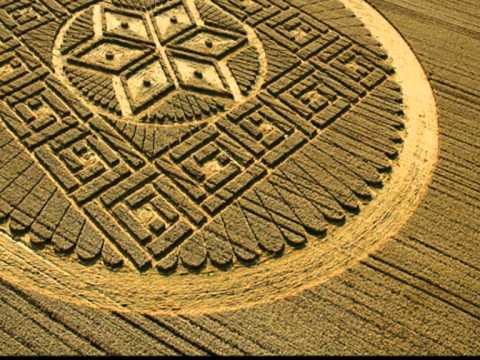 UFO CROP CIRCLES "IMMINENT INVASION" LALAWJUNK