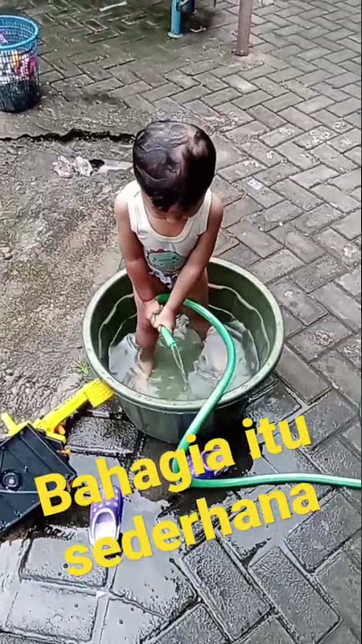 Bocil Mandi di Bak.. Tak ada hujan, Air PDAM pun Jadi