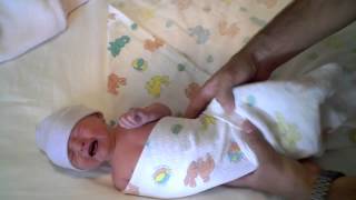 www.aboutdaddy.com - Swaddle Your Newborn