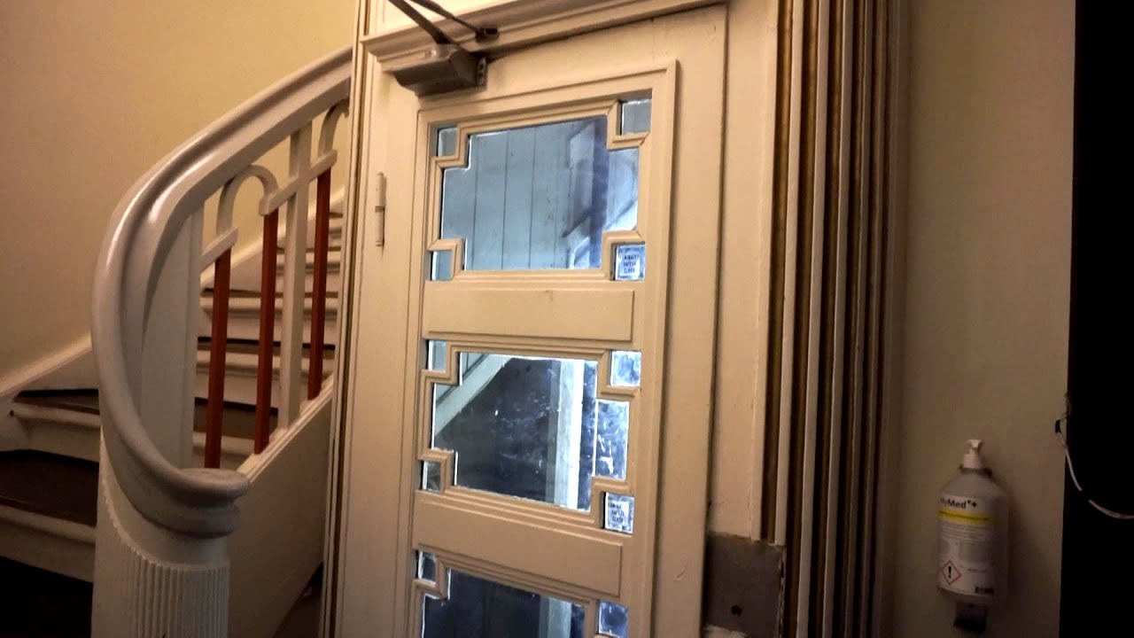 1918 Titan traction elevator (mod by KONE) @ Amagertorv 29A, Copenhagen, Denmark