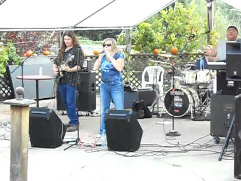 Wired Performing Me & Bobby McGee at the Vinoklet Wine & Arts Festival