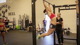 60 Unbroken Butterfly Pullups in 60 Seconds—Camille LeblancBazinet