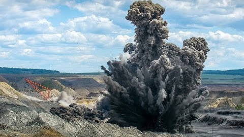 Controlled Blasting in Mine: Precision Rock Breakage for Production 💥⛏️ #MineBlasting