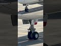 チョーク取り付け、完了のサイン！JAL JA18XJ Airbus A350-941 大阪国際（伊丹）空港 #shorts