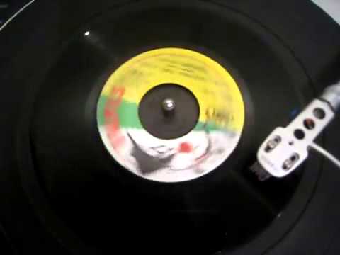 Gregory Isaacs-Its Christmas Time Again