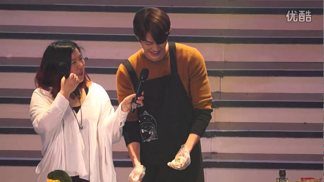 140329 Kim Woo Bin making gimbap @ Shanghai Fanmeeting