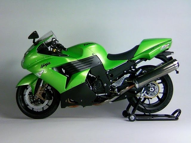 TAMIYA 1:12 KAWASAKI ZX-14 (ZZR1400) 2009年型北米仕様 