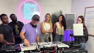 DJ Tutorial for Beginners | Learn How to DJ from Scratch