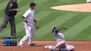 KC@DET: Romine tags out an oversliding Cain at second