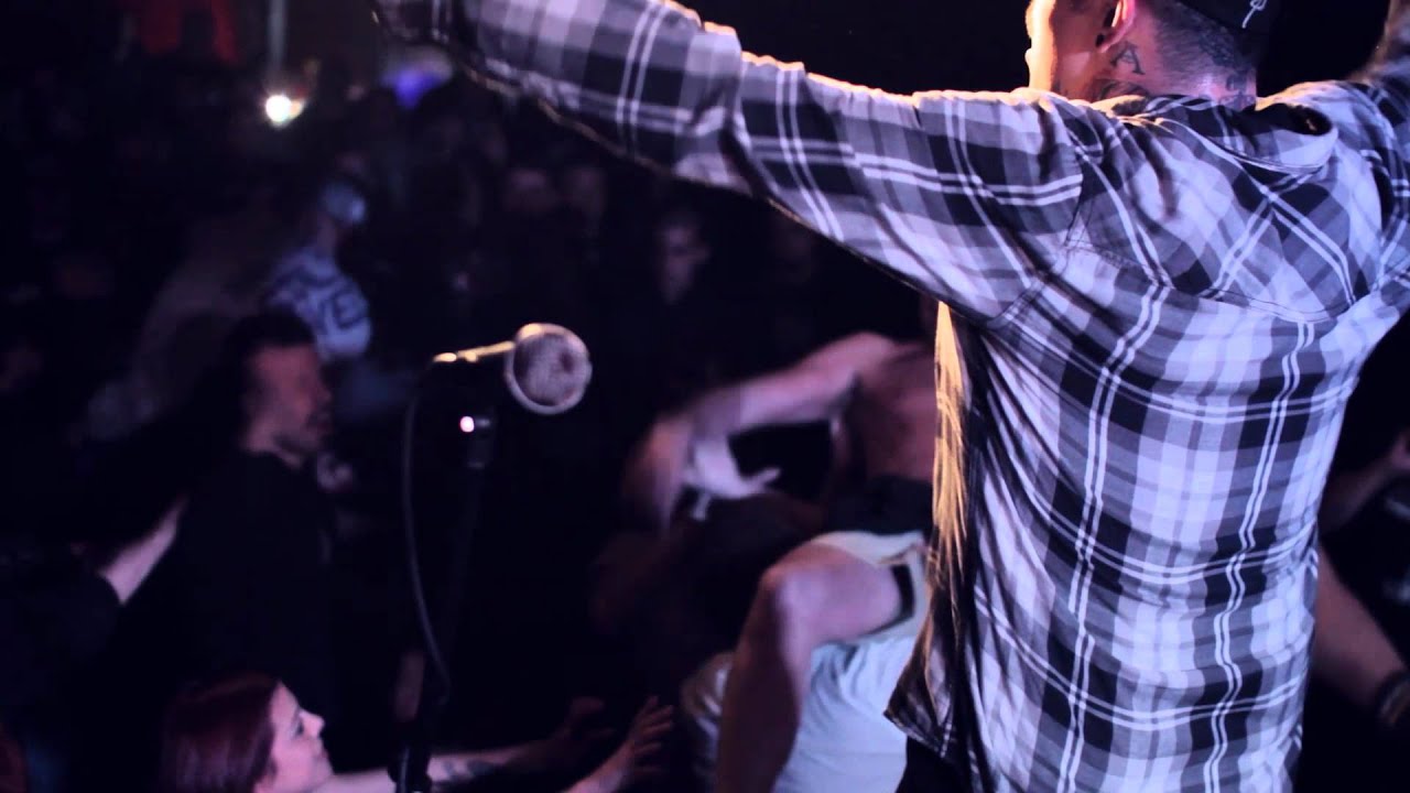 Strength Approach "With or without you" Rome official Video auf YouTube ansehen Strength Approach "With or without you" Rome official Video auf YouTube ansehen