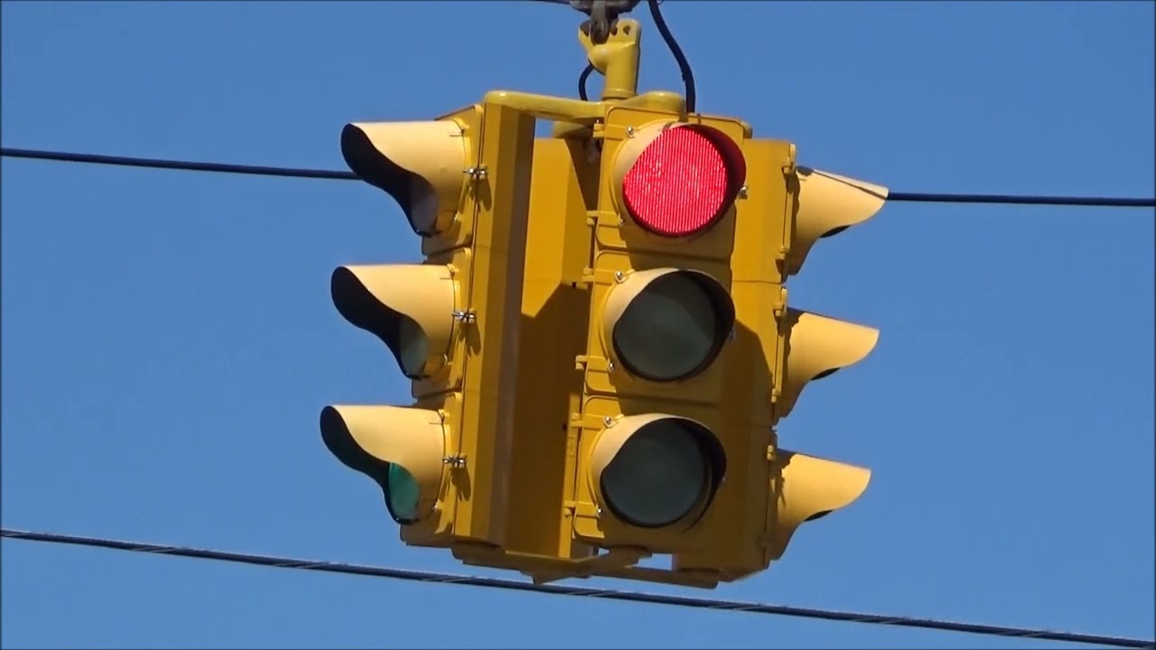 8 inch Chapel Hill Traffic Light