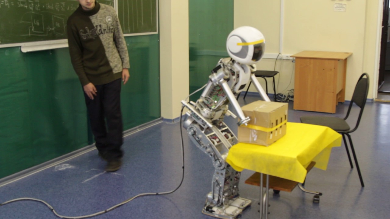 ВолгГТУ, Антропоморфный робот AR600-E, подход к столу и захват коробки, 19 октября 2016