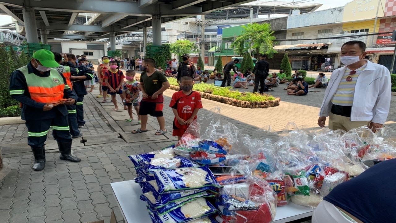 [태국] 빈민가 200세트 나눔 Donate food to homeless - YouTube