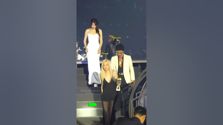 Bruno always cares and helps Rosé anytime, anywhere! 🩷⚡️ #blackpink #rosé