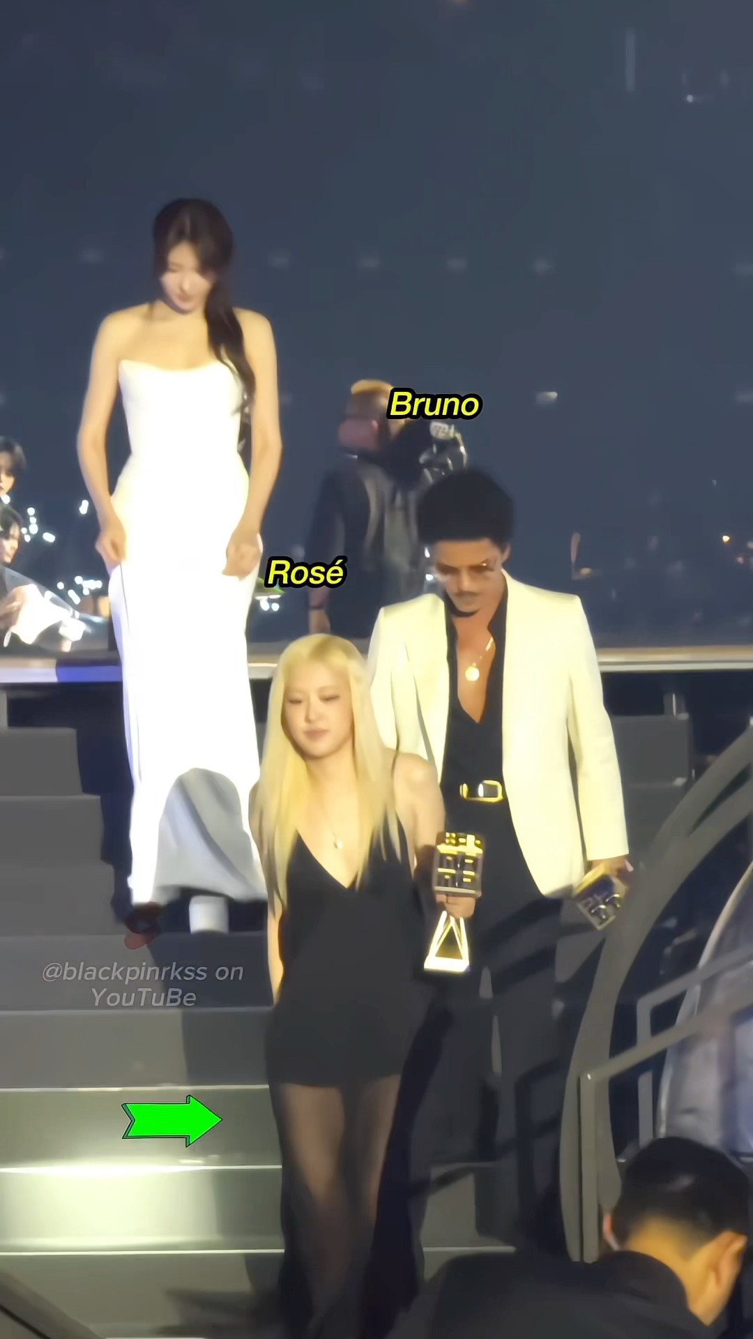 Bruno always cares and helps Rosé anytime, anywhere! ?⚡️ #blackpink #rosé