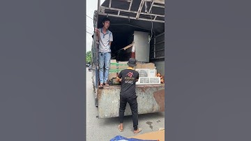 Em thanh lý đồ không biết chán đâu nha, mỗi lần gặp khách là một niềm vui mà.