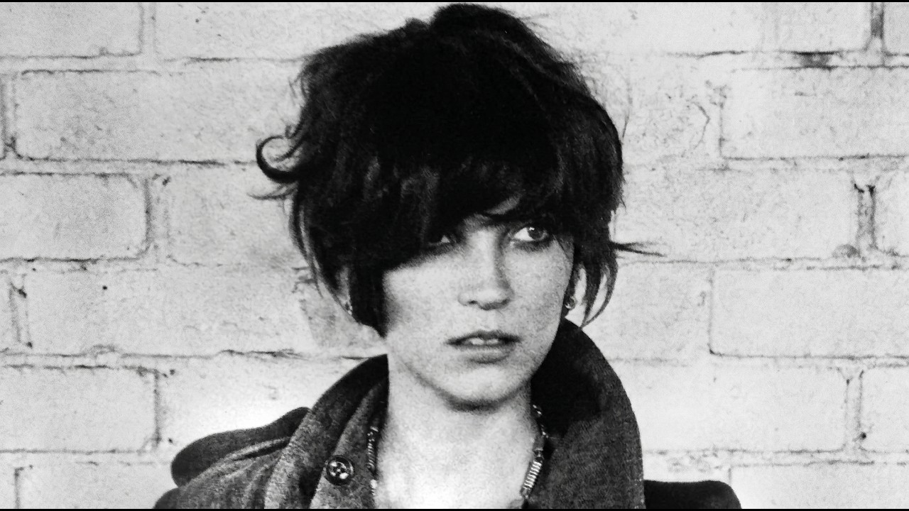 Ella Rey – The Truth // Darkwave, Post Punk - YouTube
