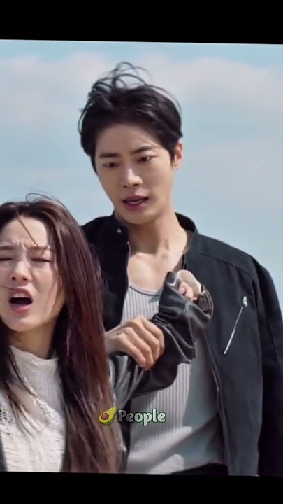 Not yihyun chewing Bublegum while kiss with cuyoung #headoverheels #Kdrama #chooyoungwoo #choyihyun