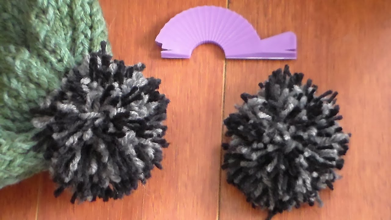 How to make a Pom Pom maker Tutorial (Craft Basics - Yarn Pom Pom) 