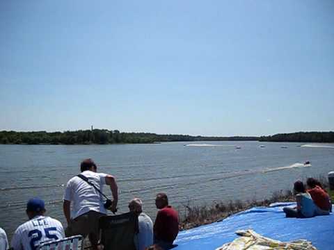 1100cc boat racing at Depue, IL 2009