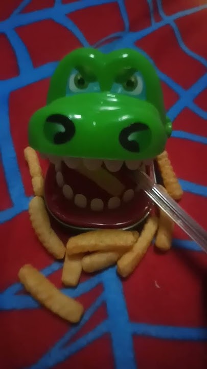 crocs-crocs-loves-to-eat-prawn-crackers-youtube