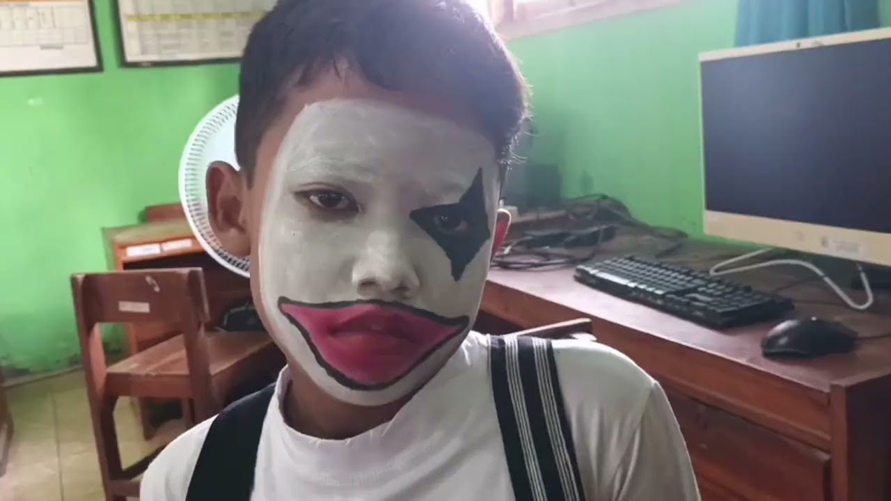 Merias wajah untuk Pantomim #indonesiamaju #merdekabelajar #sekolahku #belajar #viral