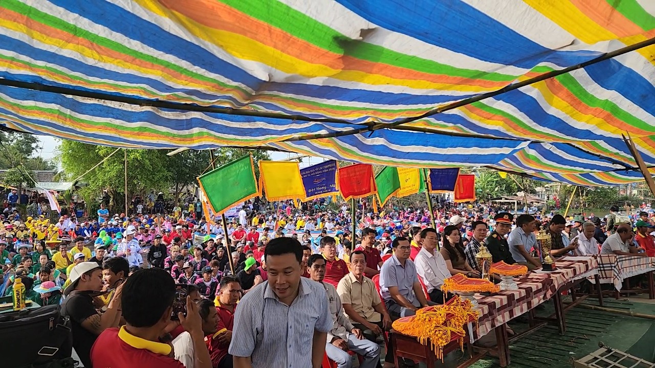 Giải đua vỏ lãi composite lớn nhất từ trước đến nay