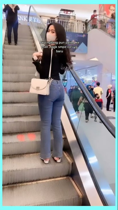 Jeans emang bikin salfok . #shorts