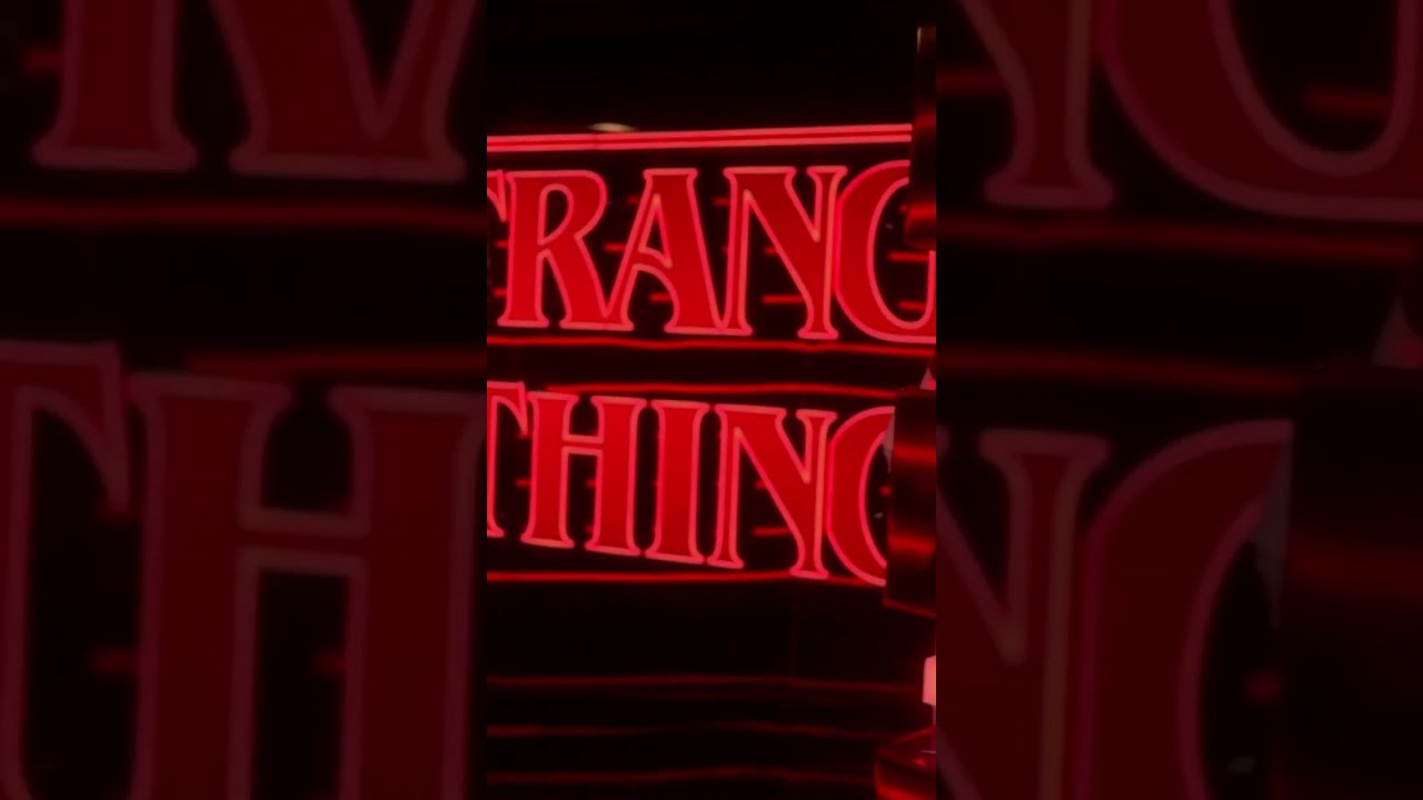 ASÍ ES LA TIENDA DE STRANGER THINGS EN PARIS 😱 - TEASER VLOG