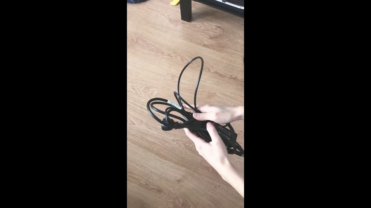How to tie up your laptop cable