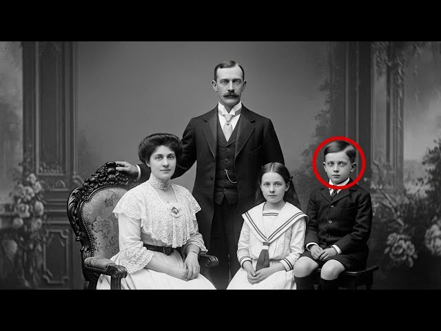 This 1904 Family Portrait Is Calm — Until the Child's Face Reveals  Something Odd - YouTube