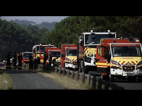 Incendies en Gironde : les pompiers sur le front pour protéger les habitations évacuées